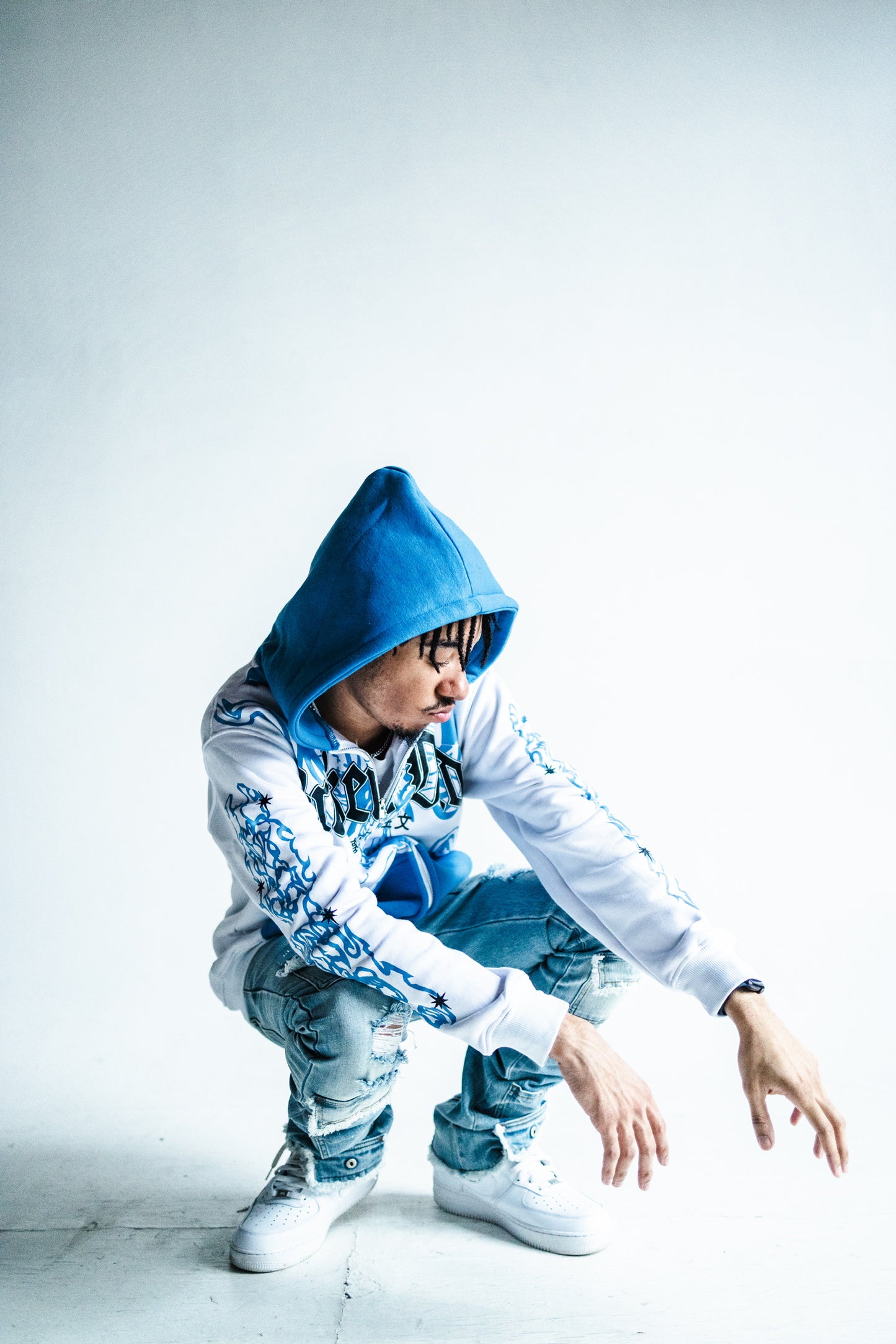 WHITE/BLUE ROYALTY ZIP-UP